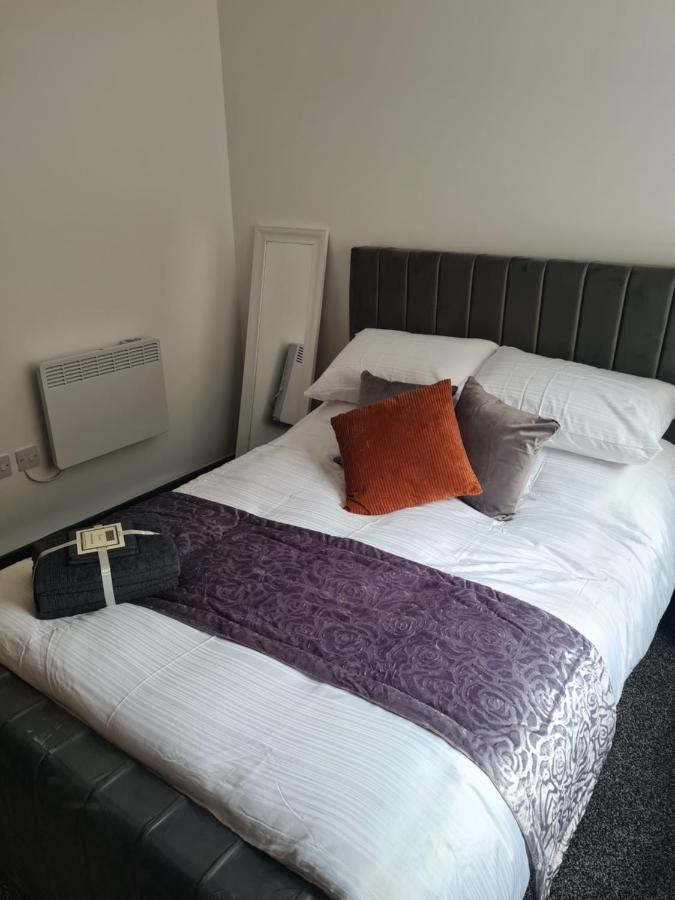 Homestay By Bic Oates 8 Dewsbury Esterno foto